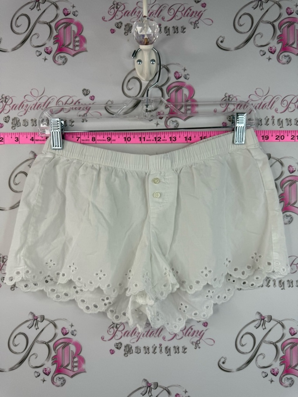 Old Navy shorts lace look buttons White Eyelet Scallop Hem Lounge Shorts